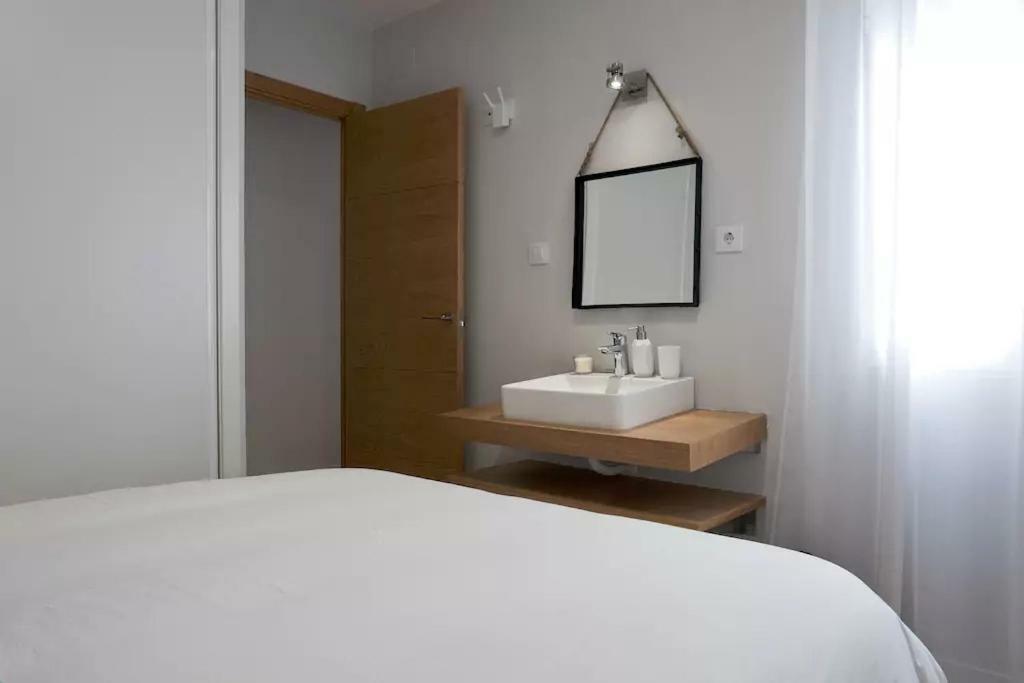 Luxury Apartment Merced By Nagoa Homes Малага Экстерьер фото
