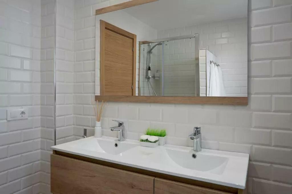 Luxury Apartment Merced By Nagoa Homes Малага Экстерьер фото