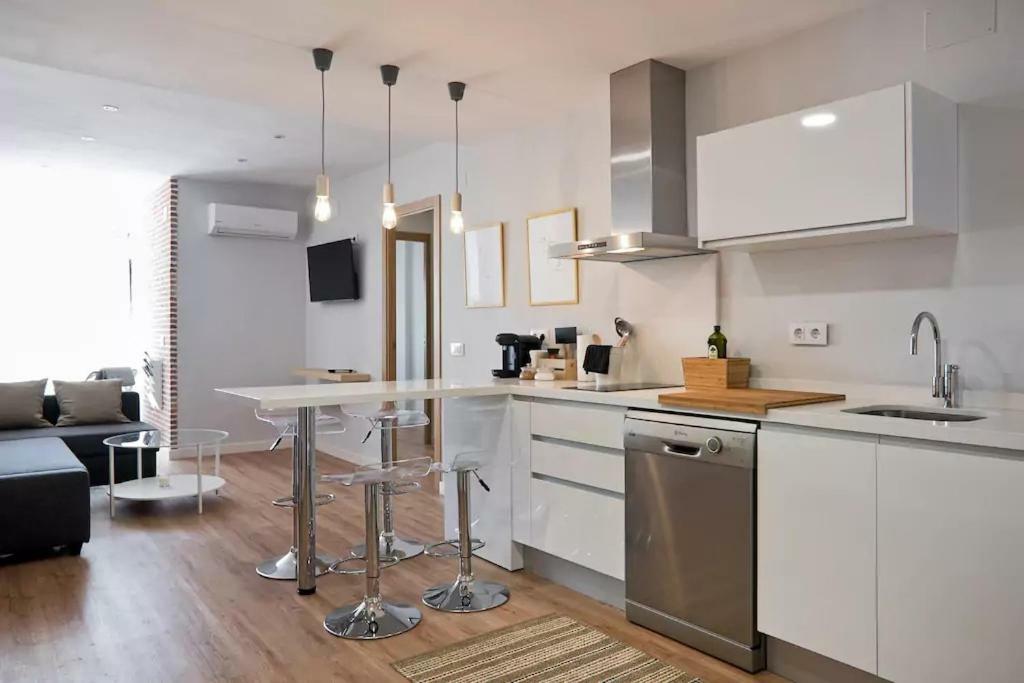 Luxury Apartment Merced By Nagoa Homes Малага Экстерьер фото