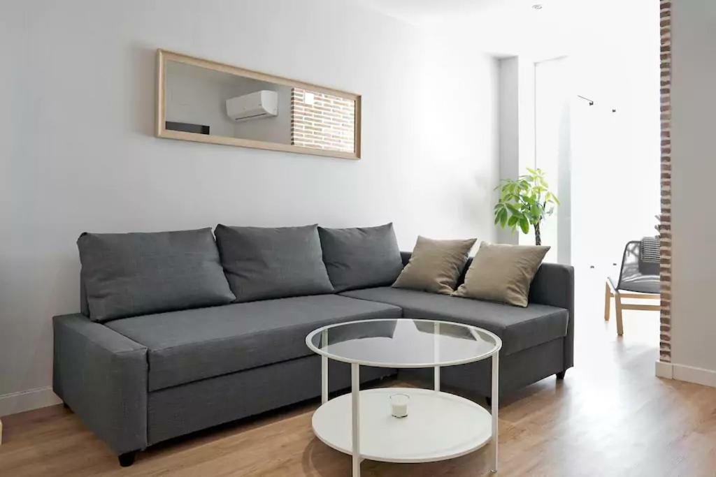 Luxury Apartment Merced By Nagoa Homes Малага Экстерьер фото
